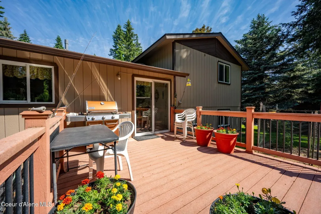18144 W Hauserview Drive Hauser ID 83854