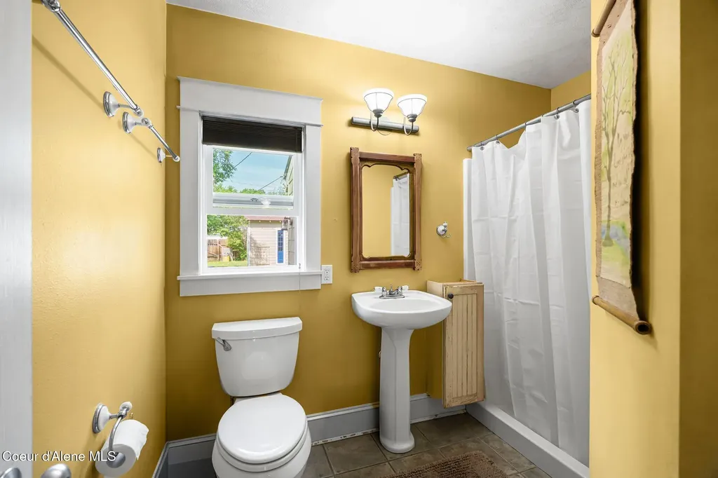 707 N Forest Avenue Sandpoint ID 83864