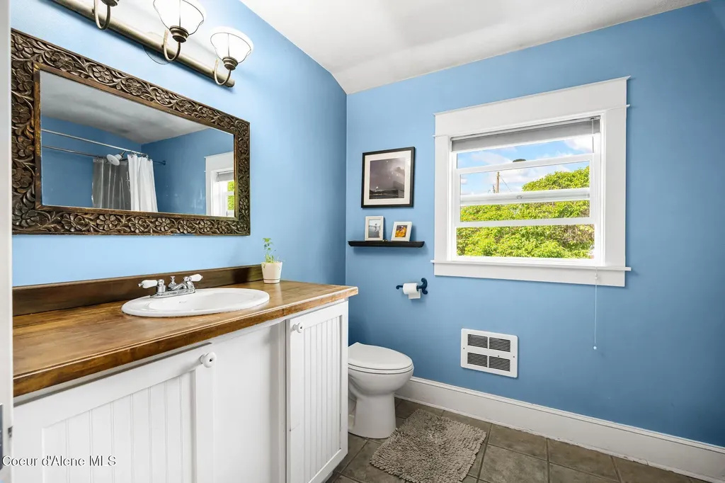 707 N Forest Avenue Sandpoint ID 83864
