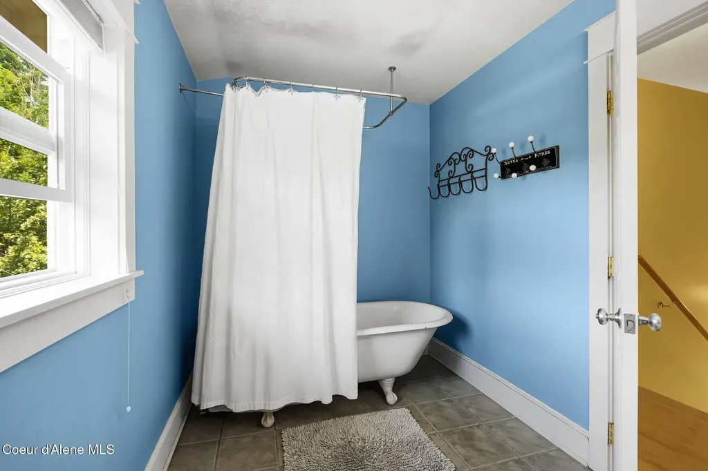 707 N Forest Avenue Sandpoint ID 83864