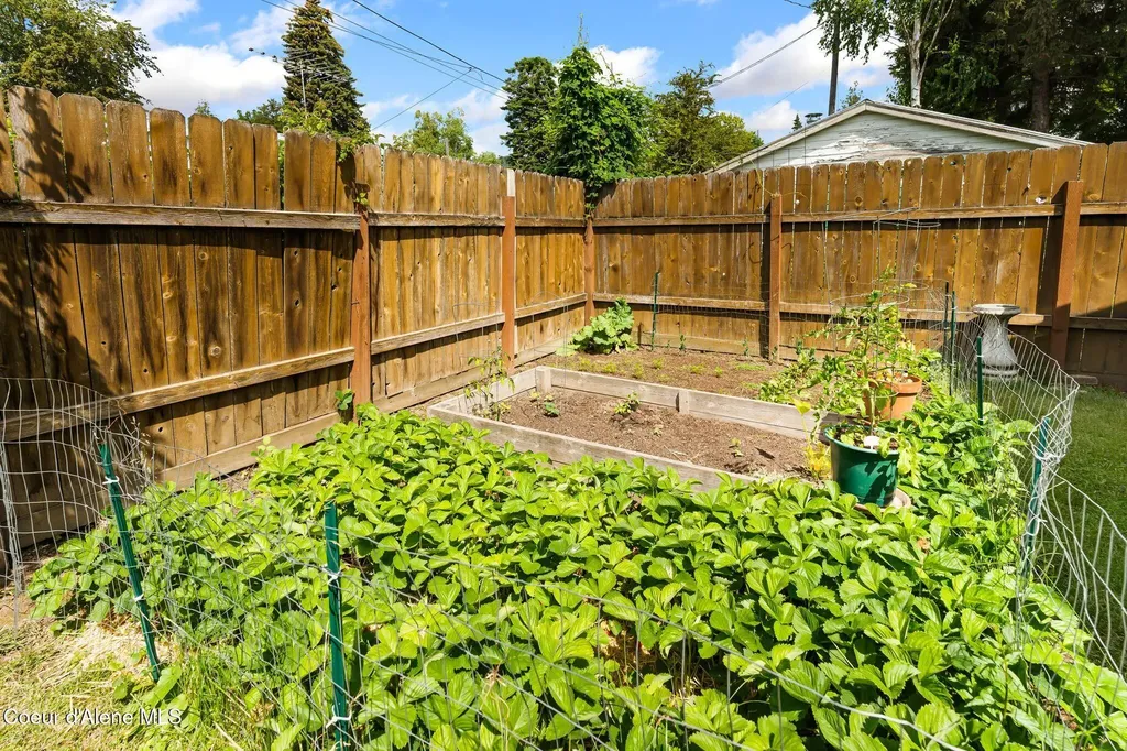 707 N Forest Avenue Sandpoint ID 83864