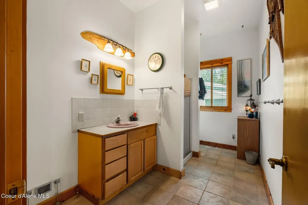 480 Natures Way Bonners Ferry ID 83805