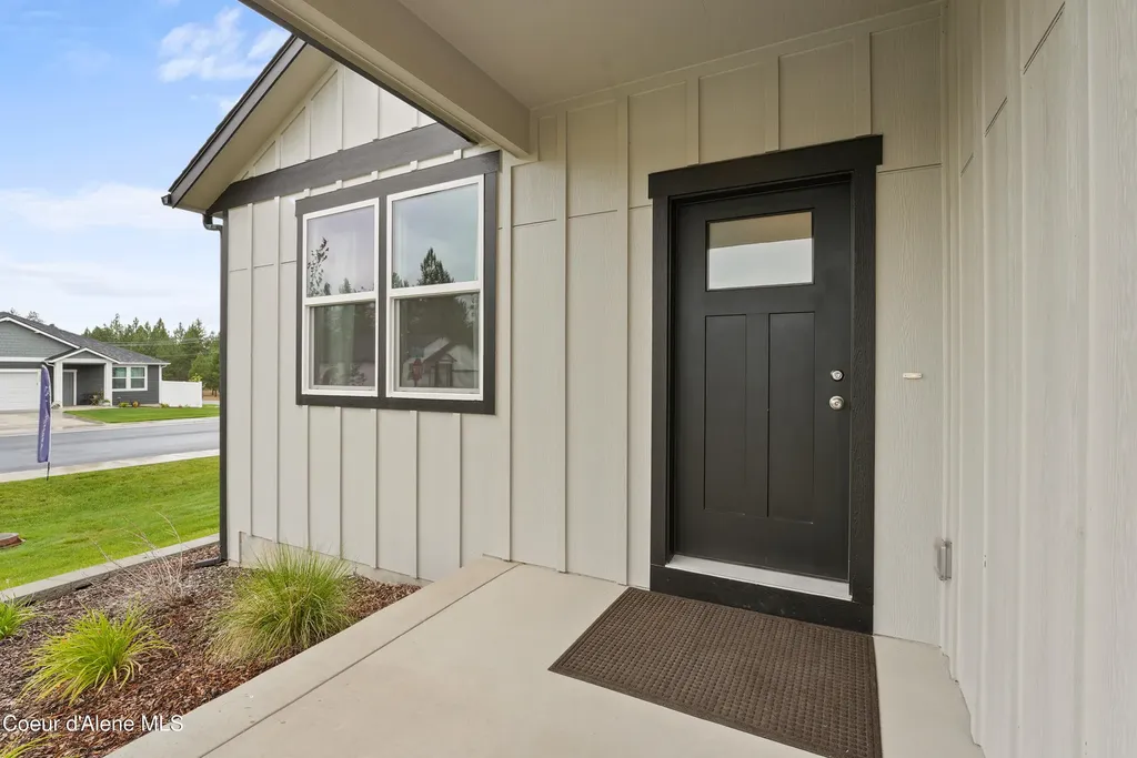3376 N Columba Street Post Falls ID 83854