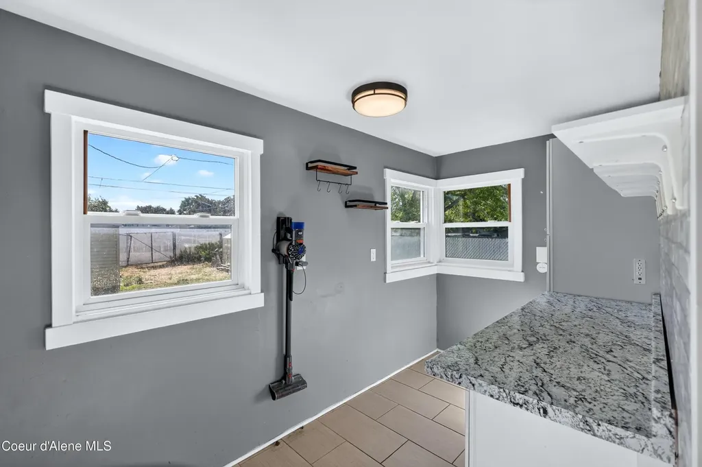 5104 N Elgin Street Spokane WA 99205
