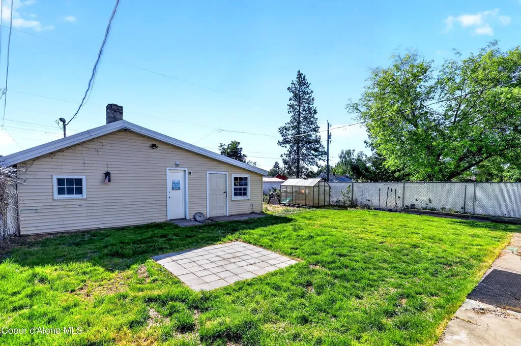 5104 N Elgin Street Spokane WA 99205