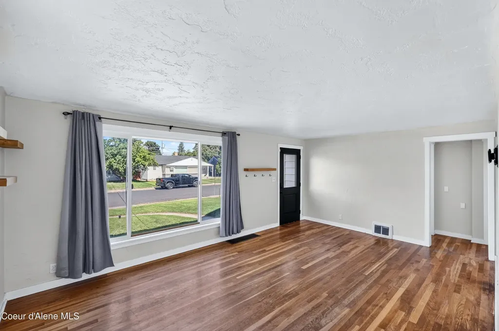 5104 N Elgin Street Spokane WA 99205