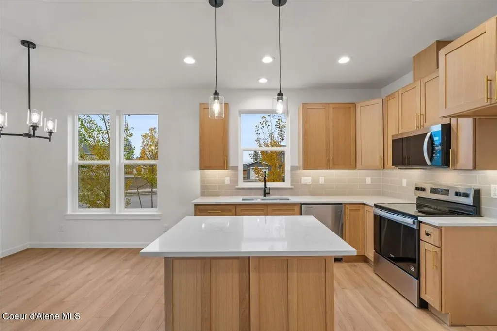 13029 N Cliffside Parkway Hayden ID 83835