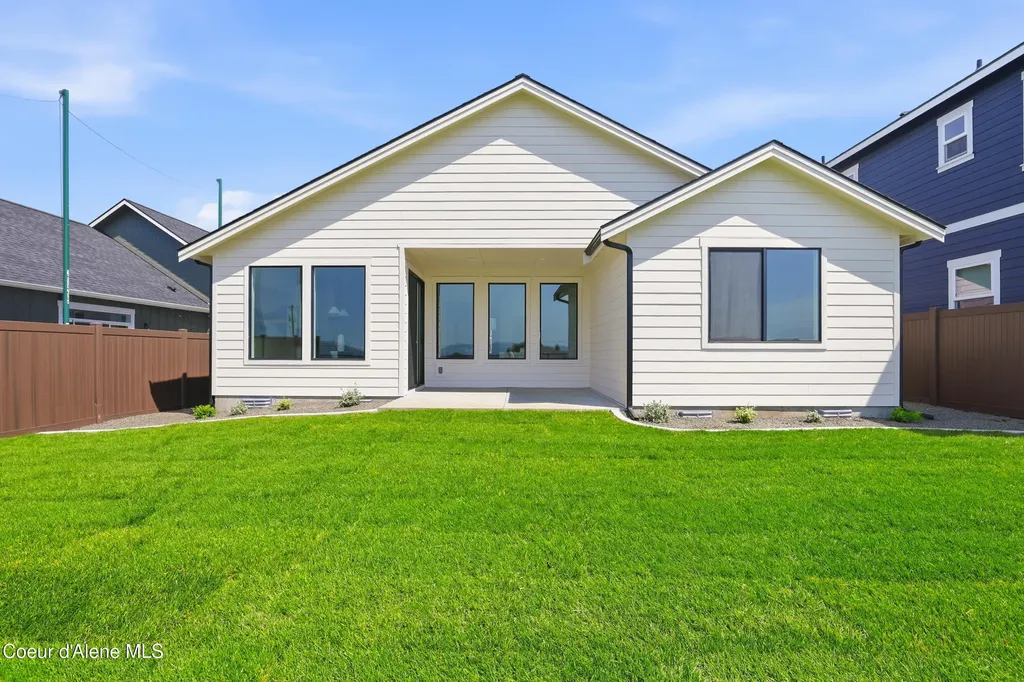 3383 N Blaze Loop Post Falls ID 83854