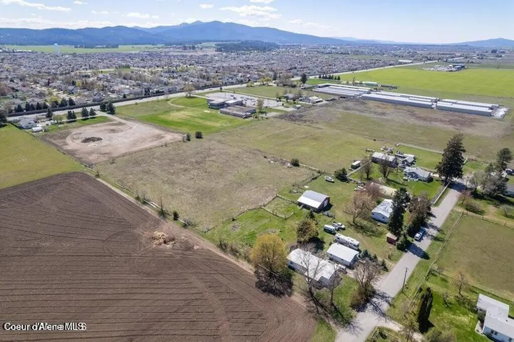 3520 W Cranston Avenue Hayden ID 83835