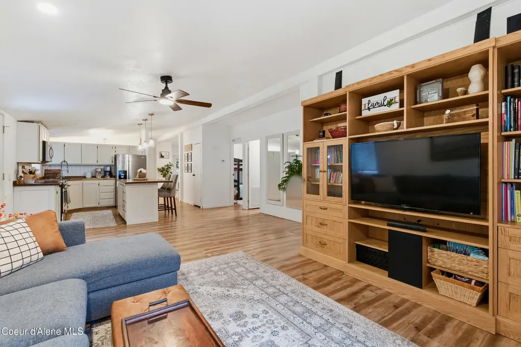 16020 E 5th Street Bayview ID 83803