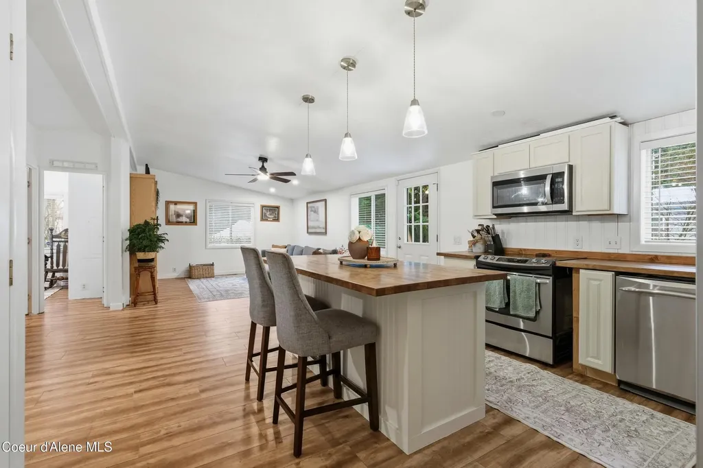 16020 E 5th Street Bayview ID 83803