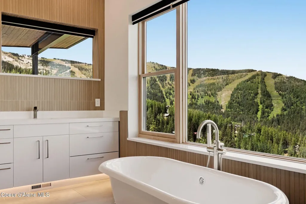 277 Blizzard Drive Sandpoint ID 83864