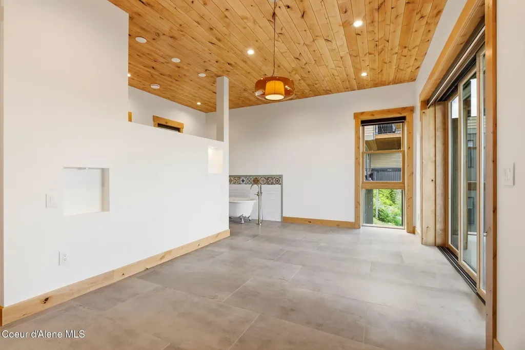 277 Blizzard Drive Sandpoint ID 83864