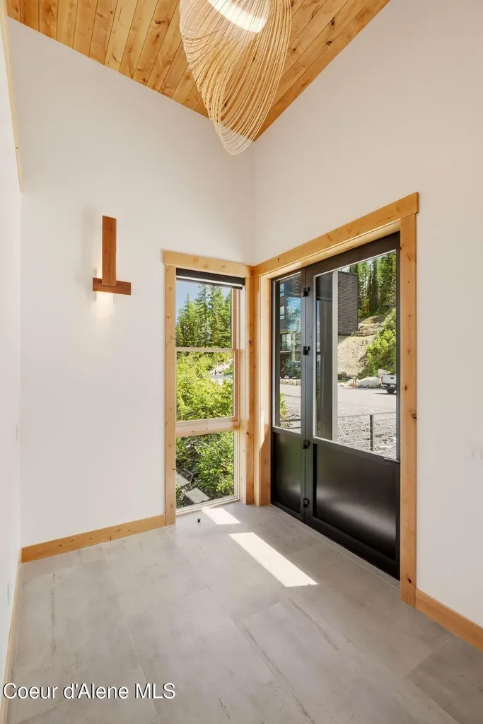 277 Blizzard Drive Sandpoint ID 83864