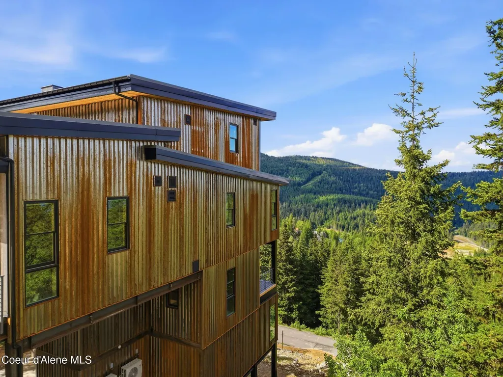 277 Blizzard Drive Sandpoint ID 83864