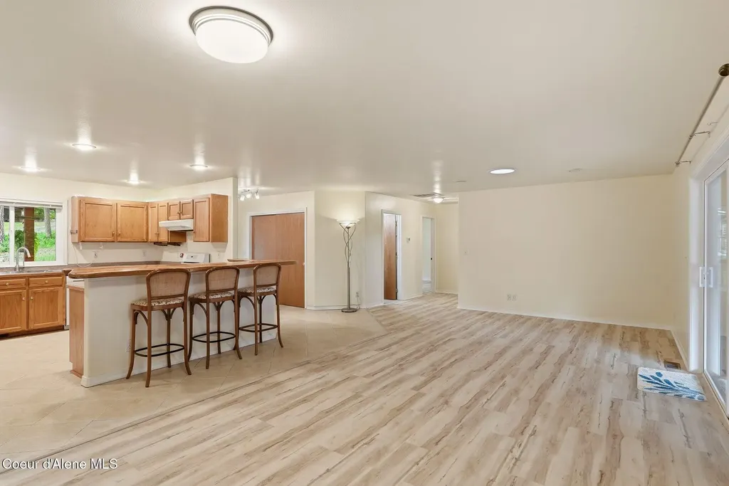 955 Bottle Bay Road Sagle ID 83860
