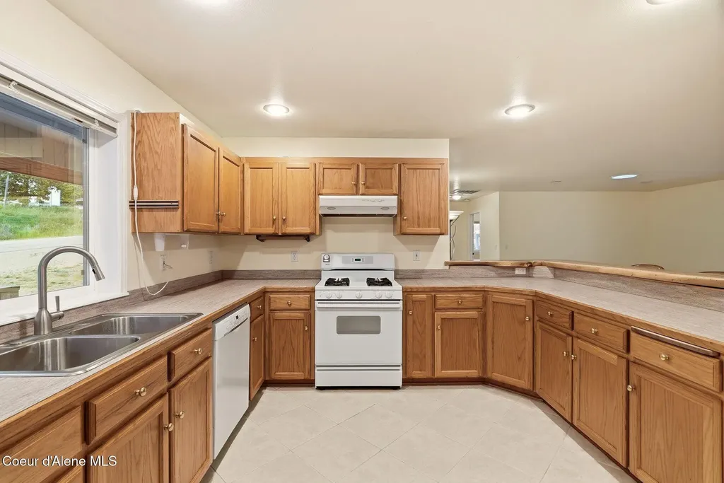 955 Bottle Bay Road Sagle ID 83860