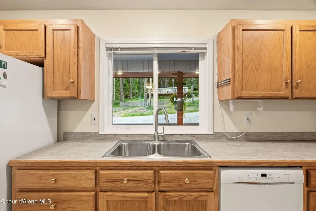 955 Bottle Bay Road Sagle ID 83860