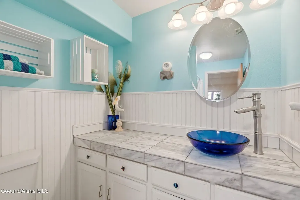 955 Bottle Bay Road Sagle ID 83860