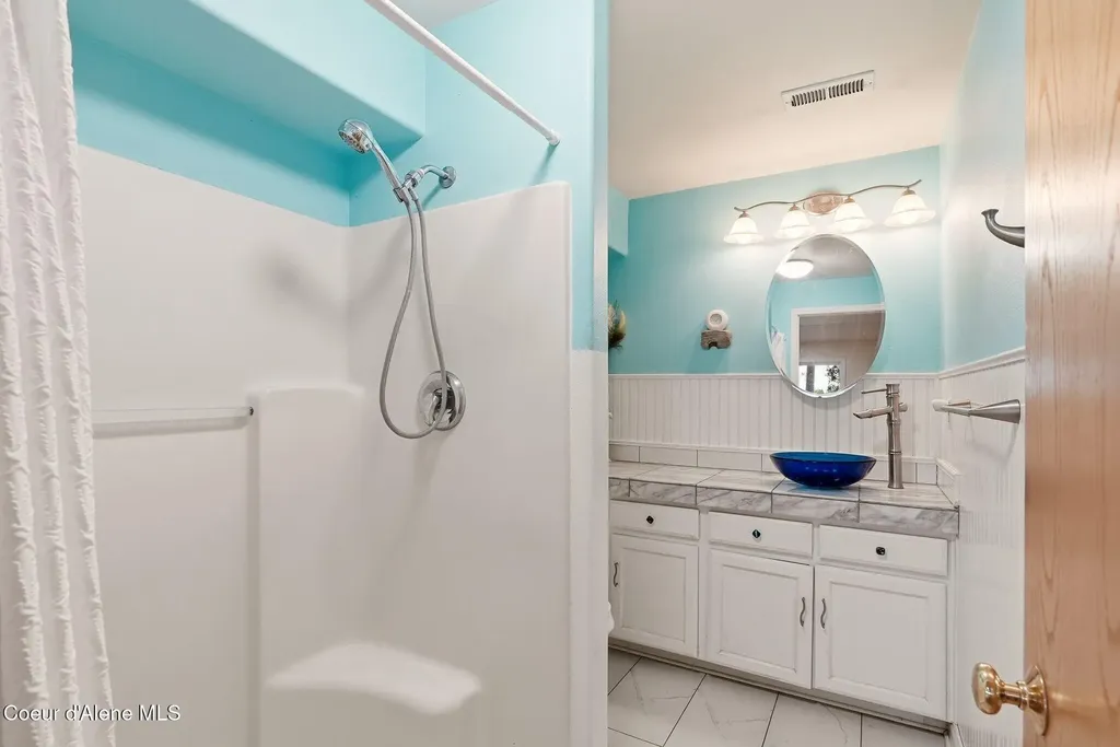 955 Bottle Bay Road Sagle ID 83860