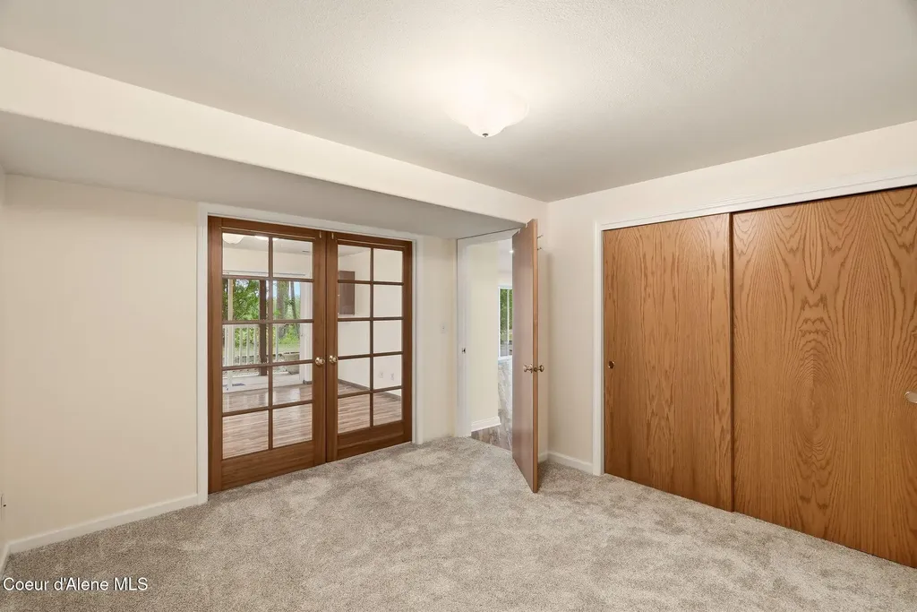 955 Bottle Bay Road Sagle ID 83860