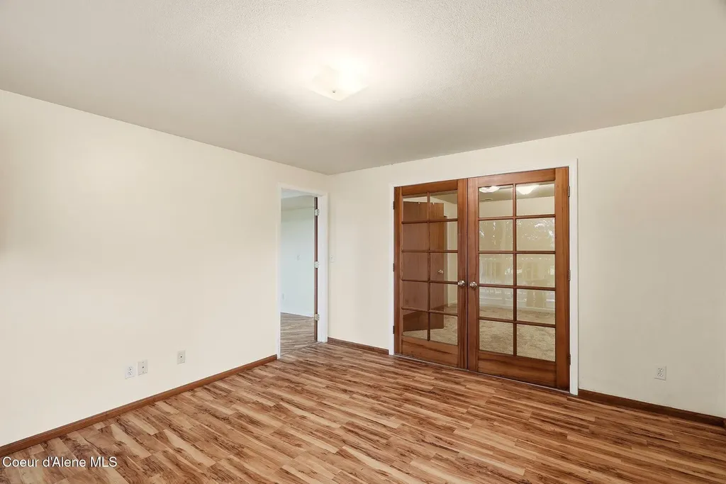 955 Bottle Bay Road Sagle ID 83860