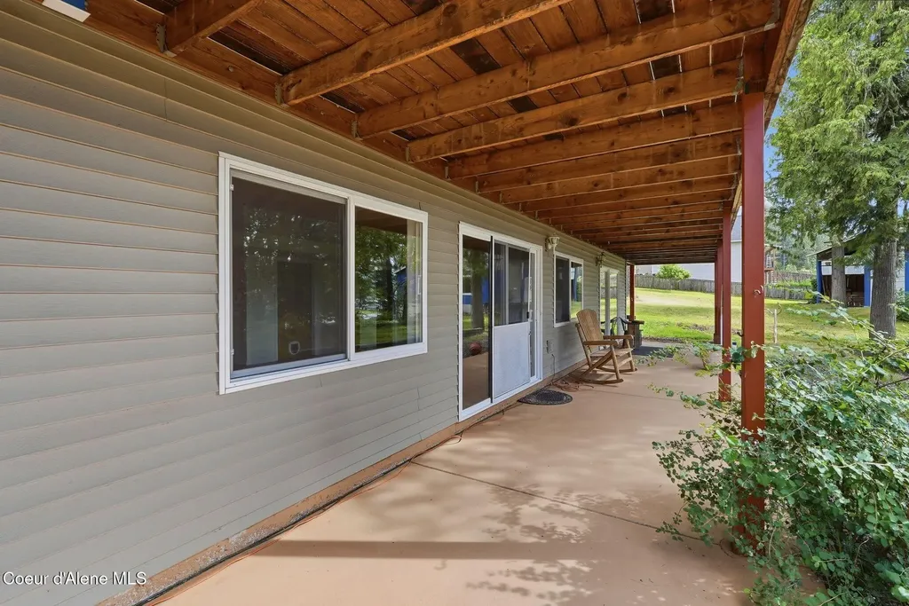 955 Bottle Bay Road Sagle ID 83860