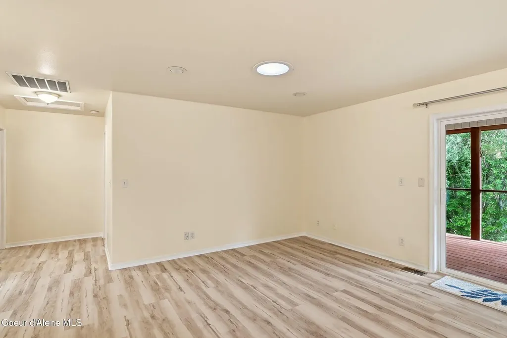 955 Bottle Bay Road Sagle ID 83860