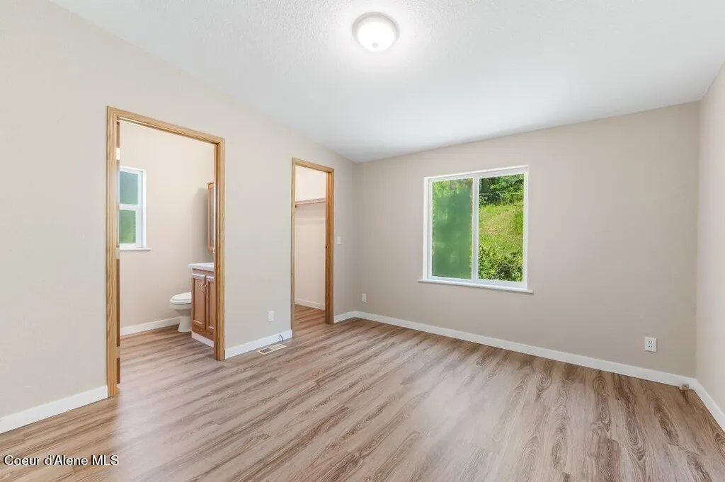 2075 Denton Road Hope ID 83836