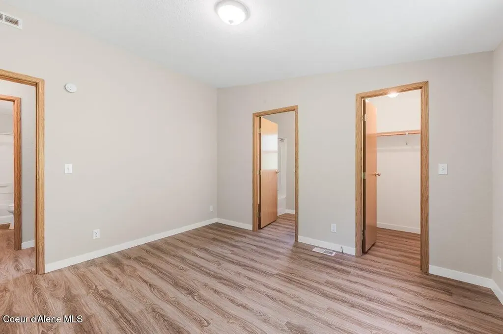 2075 Denton Road Hope ID 83836
