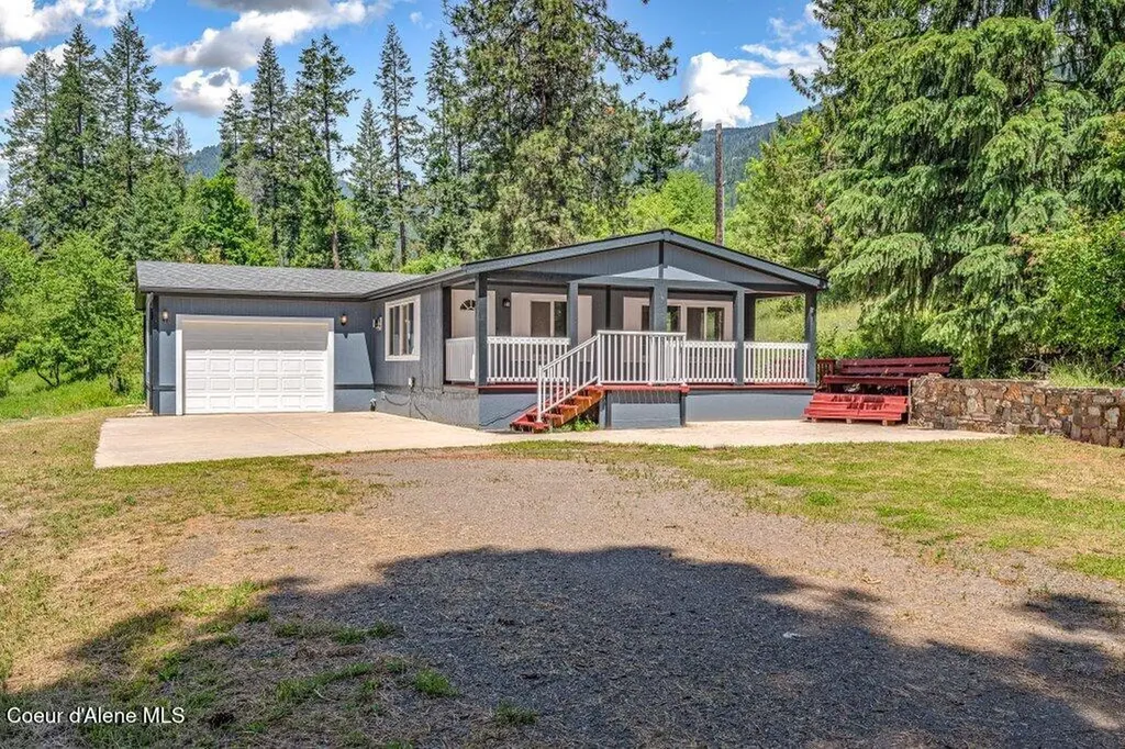 2075 Denton Road Hope ID 83836