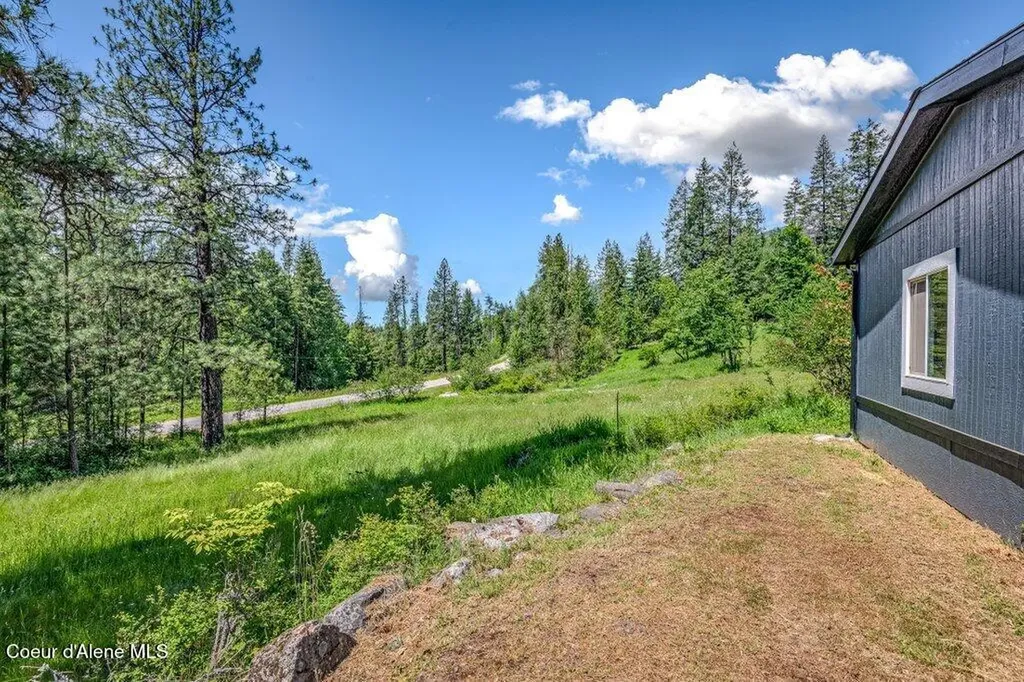 2075 Denton Road Hope ID 83836