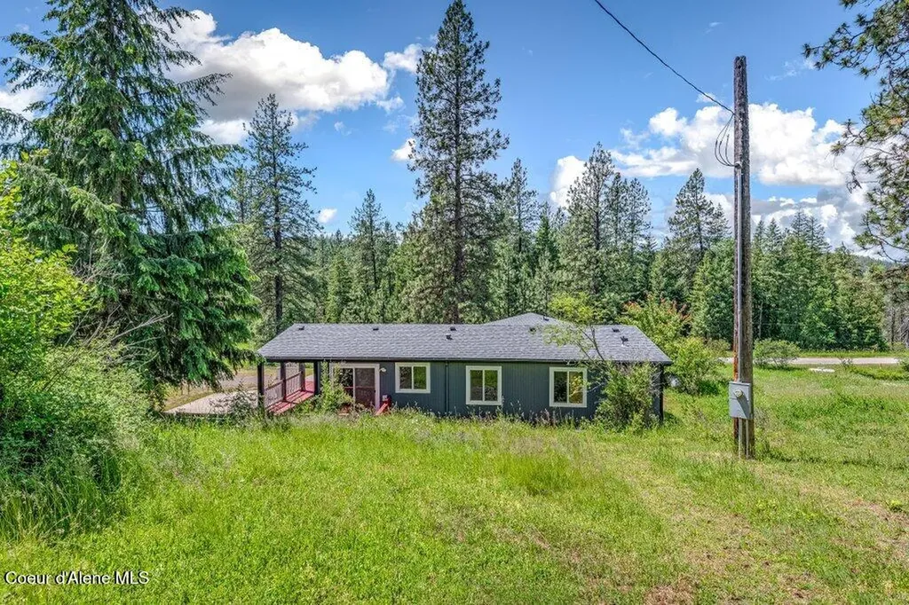 2075 Denton Road Hope ID 83836