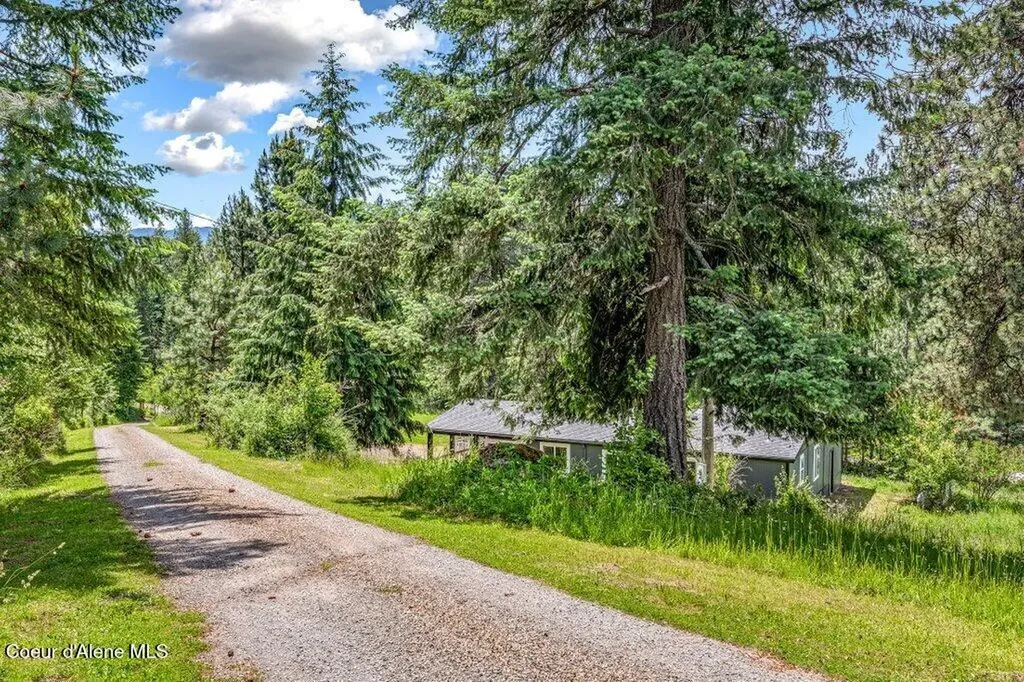 2075 Denton Road Hope ID 83836