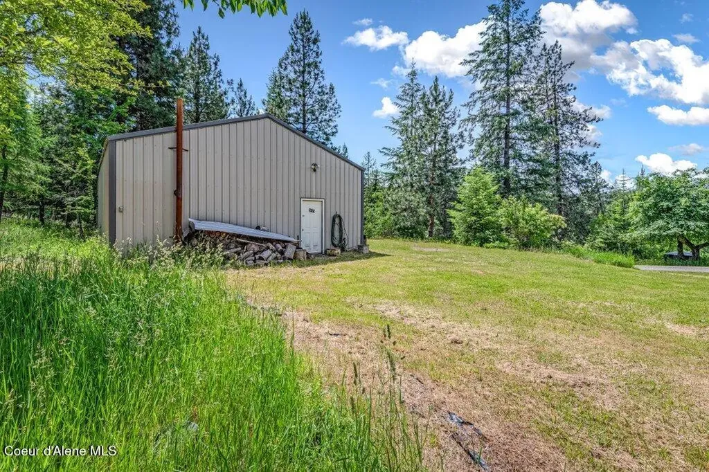 2075 Denton Road Hope ID 83836
