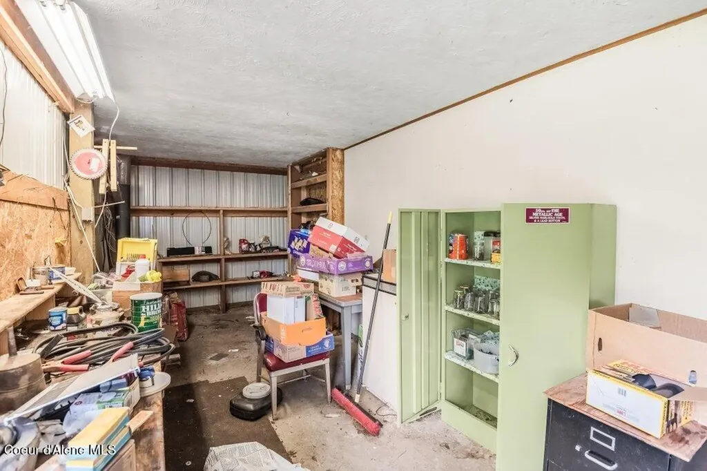 2075 Denton Road Hope ID 83836