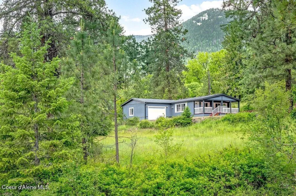 2075 Denton Road Hope ID 83836