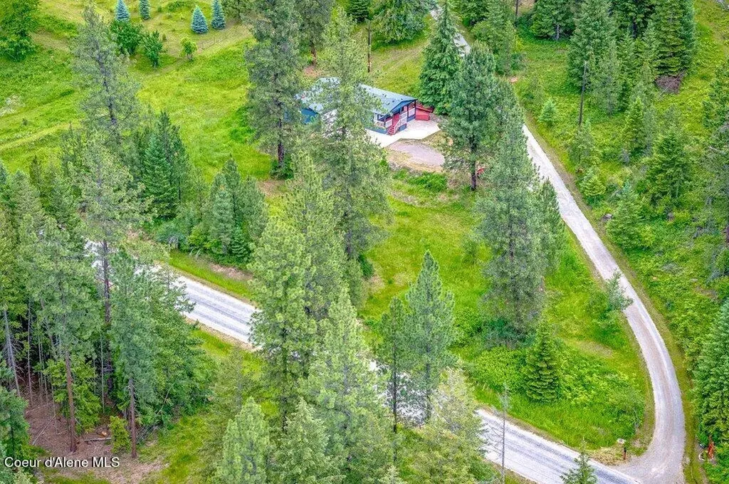 2075 Denton Road Hope ID 83836