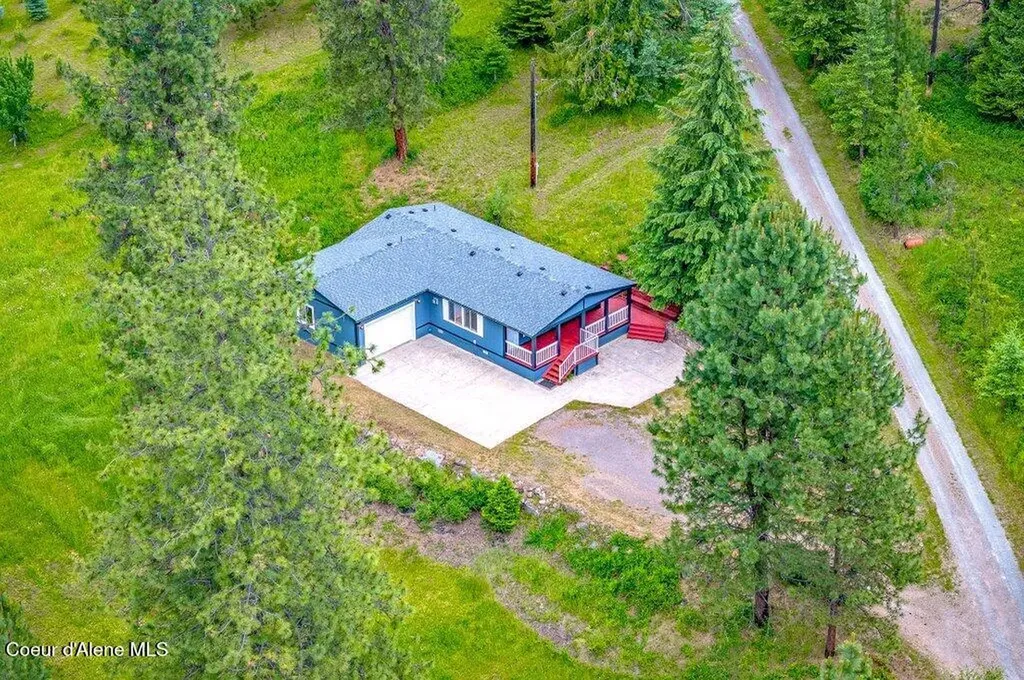 2075 Denton Road Hope ID 83836