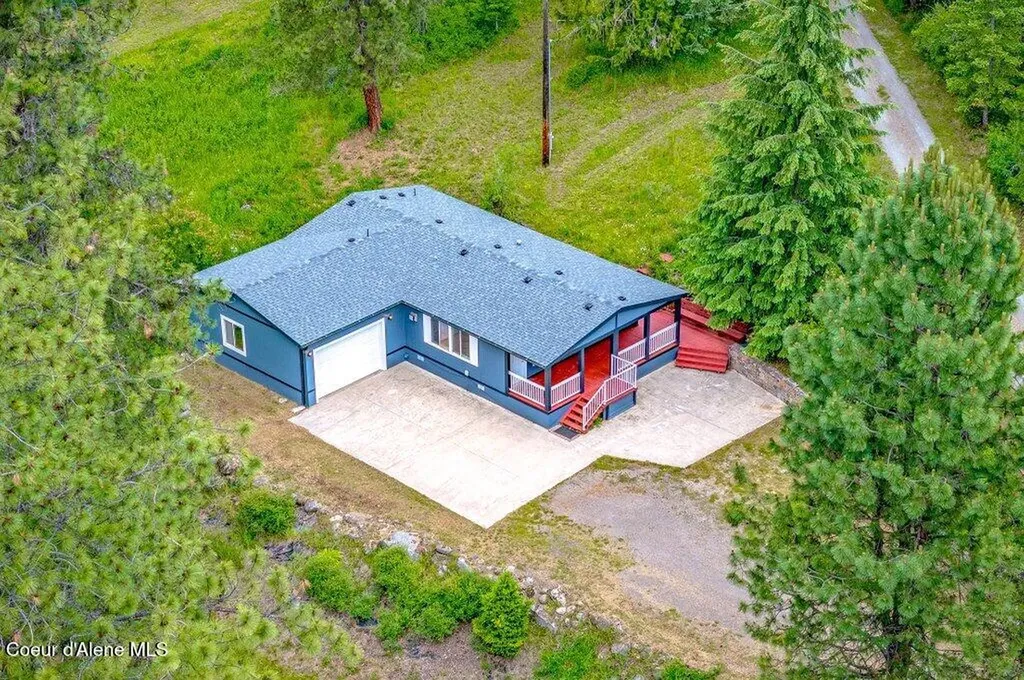 2075 Denton Road Hope ID 83836