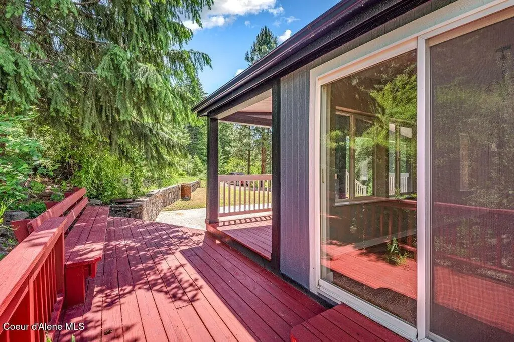 2075 Denton Road Hope ID 83836