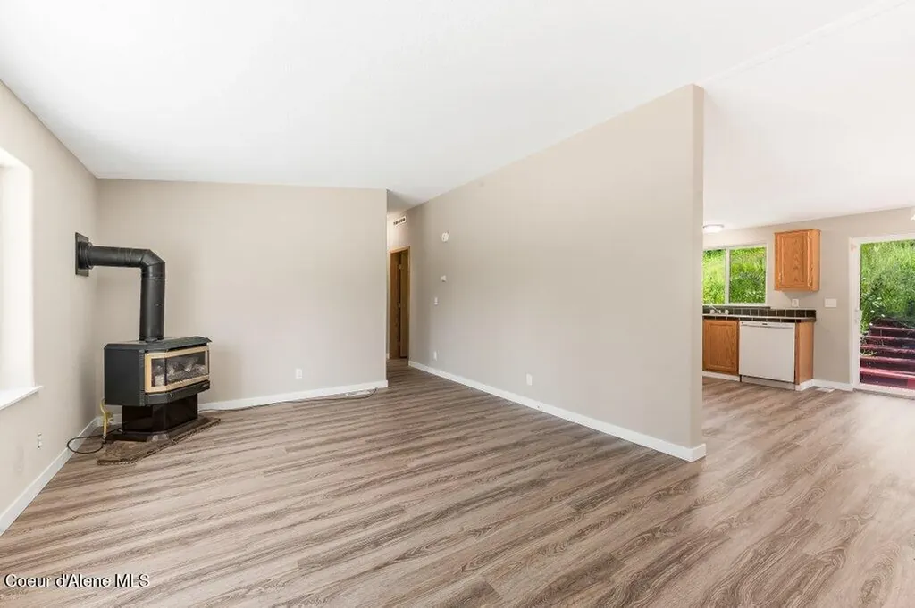 2075 Denton Road Hope ID 83836