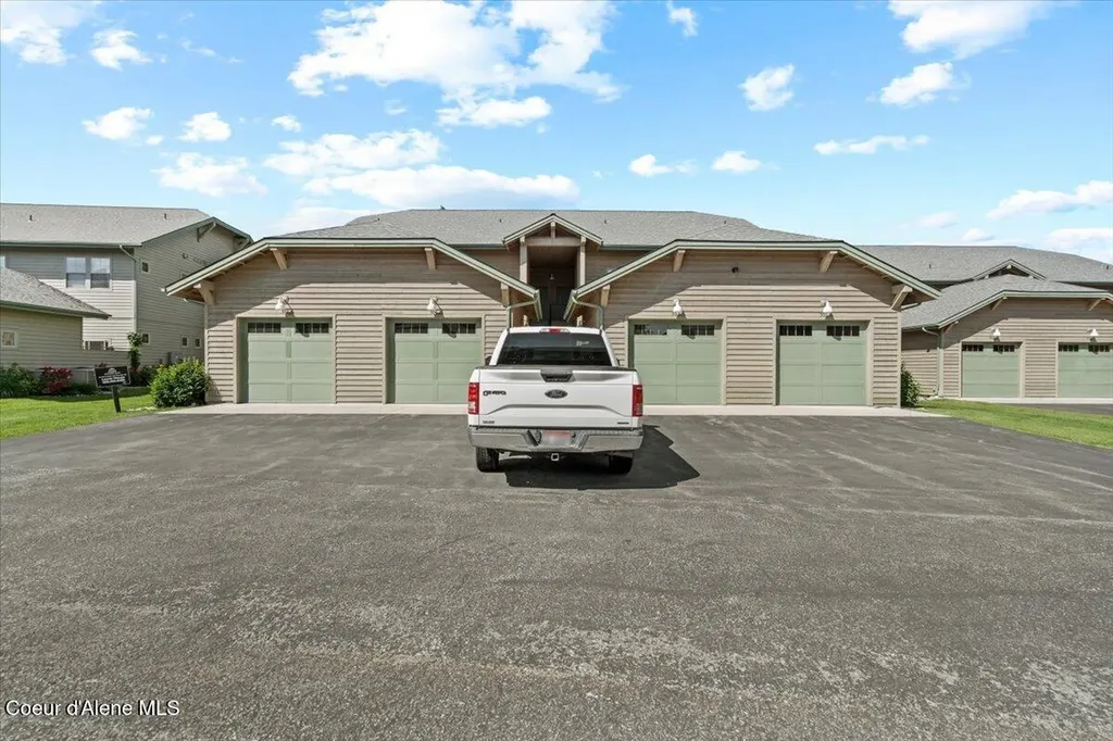 511 Guthrie Place Dover ID 83825