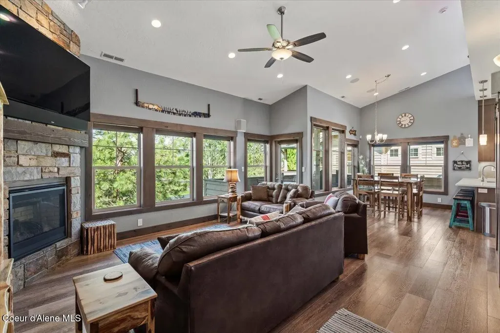 511 Guthrie Place Dover ID 83825