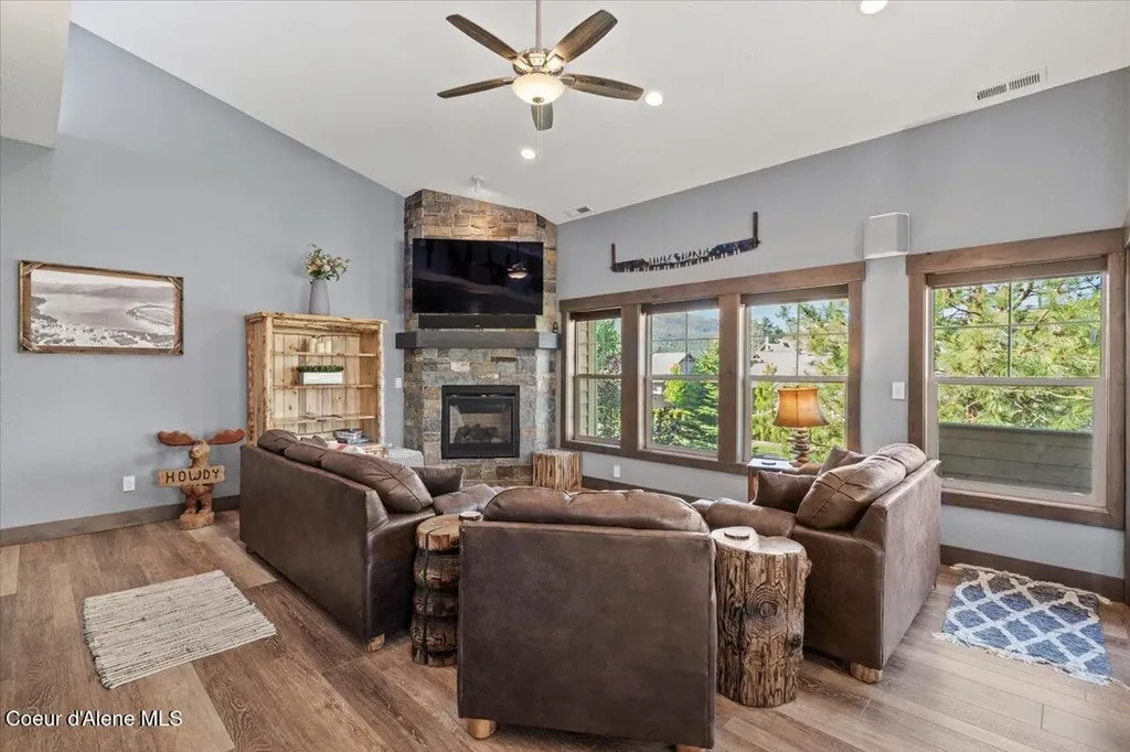 511 Guthrie Place Dover ID 83825