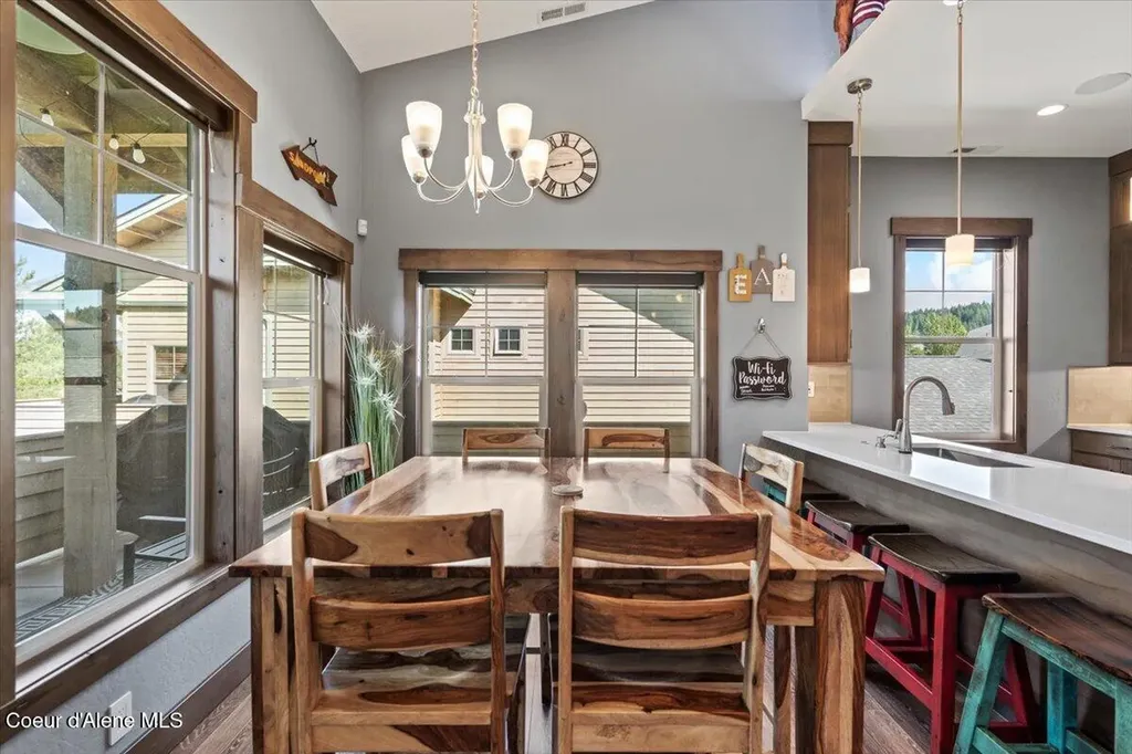511 Guthrie Place Dover ID 83825