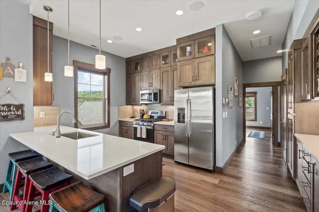 511 Guthrie Place Dover ID 83825