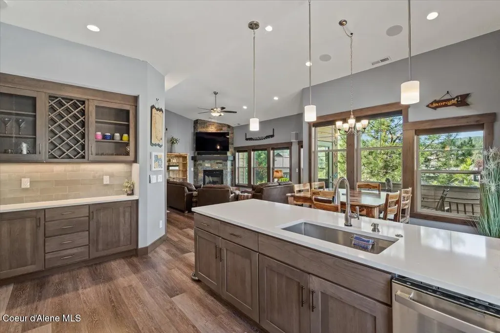 511 Guthrie Place Dover ID 83825