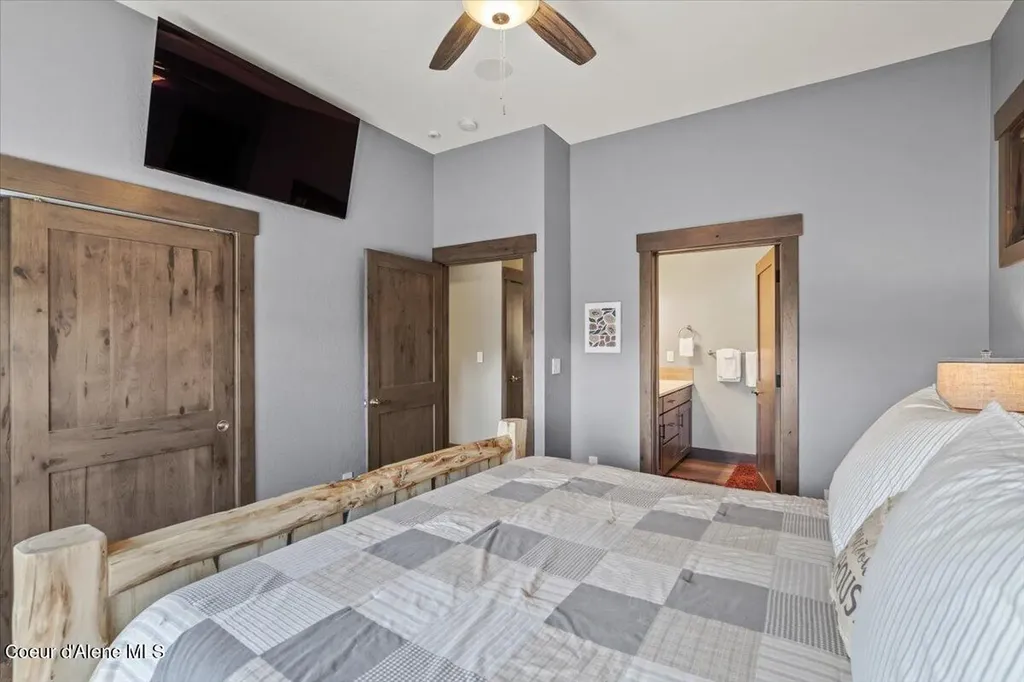 511 Guthrie Place Dover ID 83825