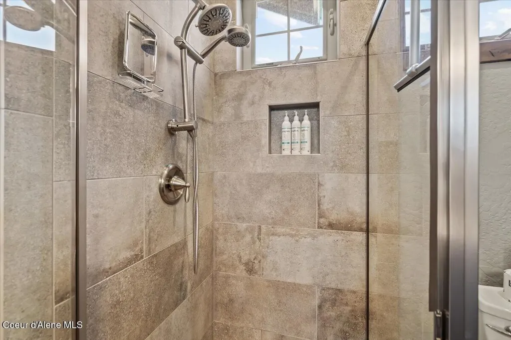 511 Guthrie Place Dover ID 83825